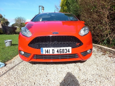 2014 - Ford Fiesta Manual