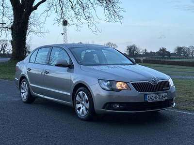 2014 - Skoda Superb Manual