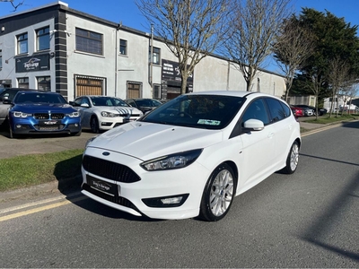 2017 - Ford Focus Manual