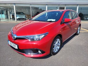 2015 (152) Toyota Auris