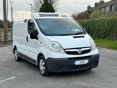 VAUXHALL VIVARO