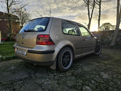 2002 - Volkswagen Golf Manual