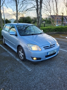 2005 - Toyota Corolla ---