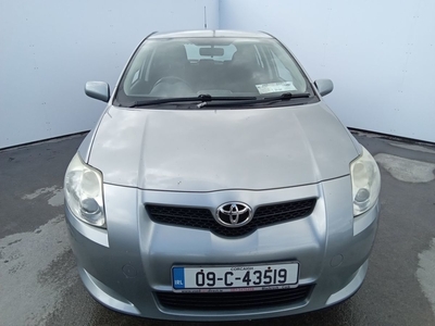 2009 - Toyota Auris Manual