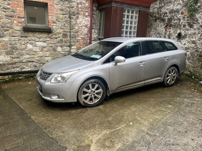 2009 - Toyota Avensis ---