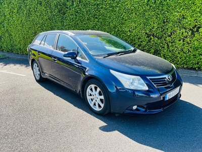 2009 - Toyota Avensis ---