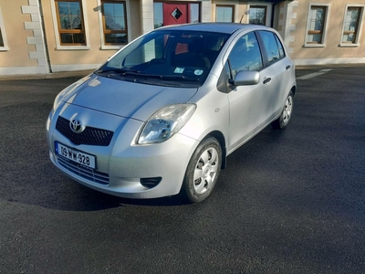 2009 - Toyota Yaris Manual