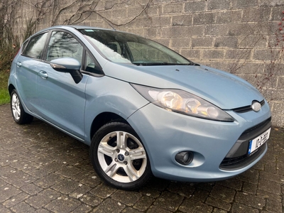 2010 - Ford Fiesta Manual