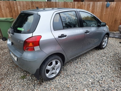 2010 - Toyota Yaris Manual