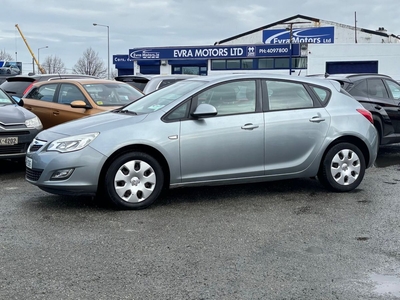 2010 - Vauxhall Astra Manual