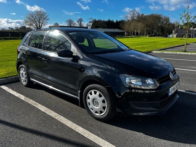 2010 - Volkswagen Polo Manual