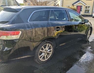 2011 - Toyota Avensis Manual