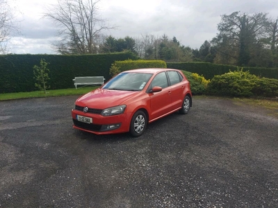 2011 - Volkswagen Polo Manual