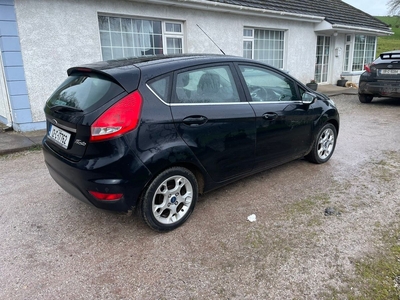 2012 - Ford Fiesta Manual