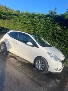 2012 - Peugeot 208 Manual