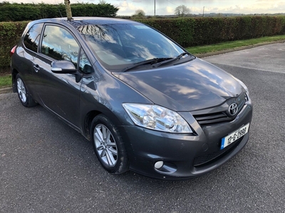 2012 - Toyota Auris Manual