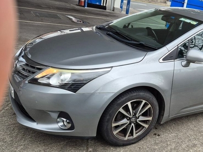 2012 - Toyota Avensis Manual