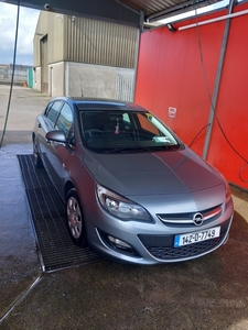 2014 - Opel Astra Manual