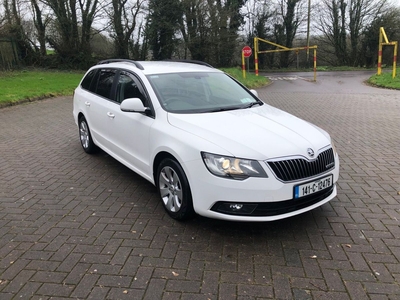 2014 - Skoda Superb Manual