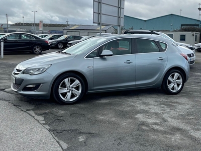 2014 - Vauxhall Astra Manual