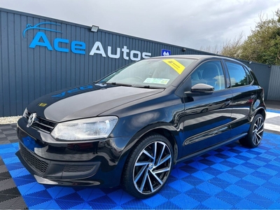 2014 - Volkswagen Polo Automatic