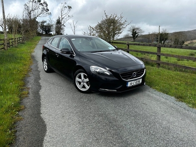 2014 - Volvo V40 Manual