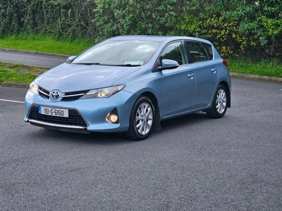 2015 - Toyota Auris Manual