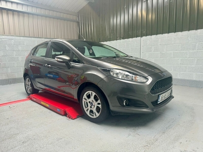 2016 - Ford Fiesta Manual