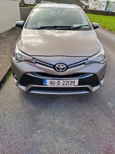 2016 - Toyota Avensis Manual