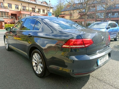 2016 - Volkswagen Passat Manual