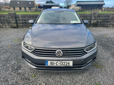 2016 - Volkswagen Passat Manual