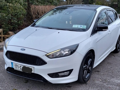 2017 - Ford Focus Manual