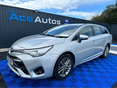 2017 - Toyota Avensis Manual