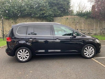 2017 - Volkswagen Touran Automatic