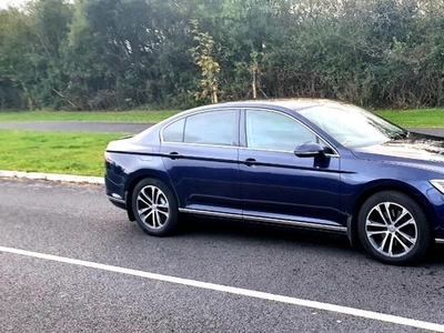 2018 - Volkswagen Passat Manual