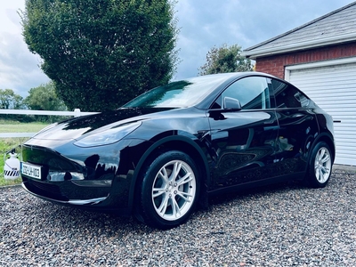 2023 - Tesla Model Y Automatic