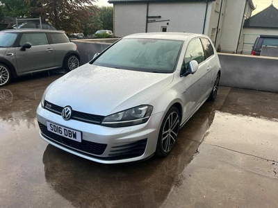 2016 - Volkswagen Golf Manual