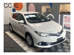 2016 (162) Toyota Auris