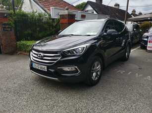 2017 (172) Hyundai Santa Fe