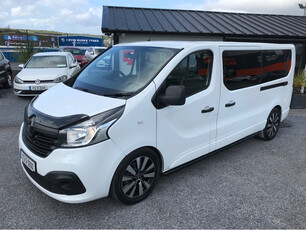 RENAULT TRAFIC PASSENGER