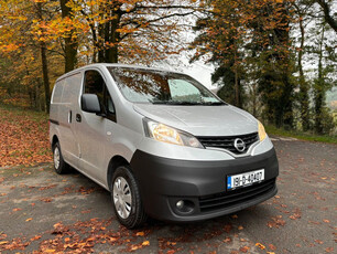 NISSAN NV200