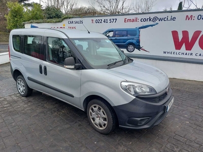 2017 - Fiat Doblo Manual