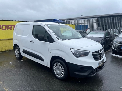 2022 (221) Opel Combo