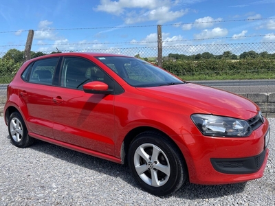 2013 - Volkswagen Polo Manual