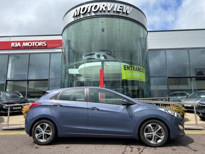 2015 - Hyundai i30 Manual