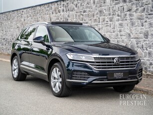 2021 (211) Volkswagen Touareg