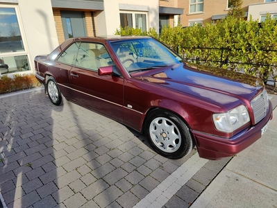 1996 - Mercedes-Benz E-Class ---