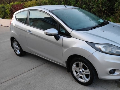 2009 - Ford Fiesta Manual