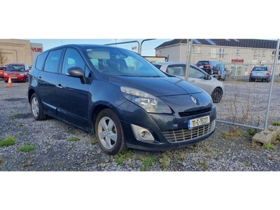 2011 - Renault Grand Scenic Manual