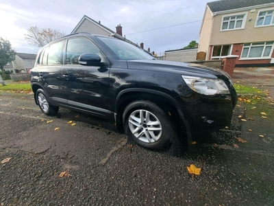 2011 - Volkswagen Tiguan Manual